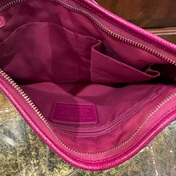 Coach crossbody - Picture 3 of 3